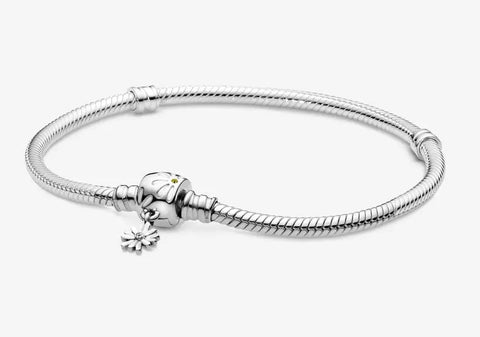 Snake Bracelet with Daisy Flower Closure. 925 Silver Finish - 19 cm